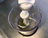 Une image de l'étape 1 de Sauce vinaigrette aux herbes et melfor.