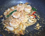 รูปขั้นตอนการทำที่ 2 ของ เส้นบุกผัดขี้เมากุ้ง Low carb