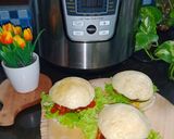 Foto langkah ke 6 dari resep Burger Bakpao isi Ayam masak Kecap.