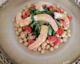 Foto del paso 8 de la receta: Ensalada de garbanzos y langostinos