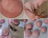 รูปขั้นตอนการทำที่ 3 ของ ขนมปังสตรอว์เบอร์รีสีหวาน อบในหม้ออบ DIY