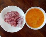 Hình bước làm 1 của món Trứng chiên thịt xay