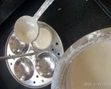 A picture of step 2 of Tawa masala Idli.