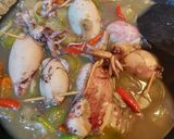 Foto langkah ke 6 dari resep Cumi Isi Tahu Kuah Asam.