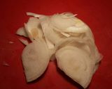 Foto del paso 3 de la receta Tortilla de patatas con cebollas, ajos y perejil