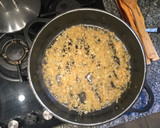 Foto del paso 4 de la receta: Arròs negre amb sèpia, conill i escarxofes