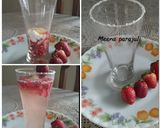 A picture of step 2 of Homemade strawberry mojito 😊😊😊.