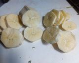 A picture of step 1 of Green Banana omelette.
