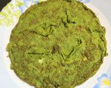 A picture of step 4 of Spinach Egg Sushi.