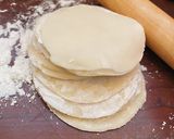 Hình bước làm 3 của món Há cảo Gyoza Nhật Bản