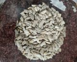 A picture of step 1 of Seeds Crackers.