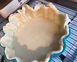Une image de l'étape 4 de Flan pâtissier à la vanille et pêches de vigne pâte brisée vanille.