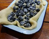 A picture of step 3 of Blueberry pie.