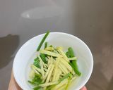 Hình bước làm 1 của món Thịt lợn xào ớt xanh
