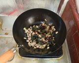 皮蛋肉醬麵的食譜步驟2照片