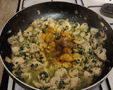 Foto del paso 6 de la receta: Pollo al verdeo y champiñones