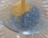 A picture of step 2 of Muskmelon juice without sugar.