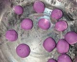 Foto langkah ke 4 dari resep Klepon/Onde Onde Ubi Ungu.