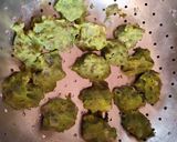 A picture of step 2 of Steamed peas kofta curry.