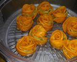 A picture of step 5 of Rose shaped veg momos.