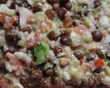 A picture of step 3 of Black chana mayo veggies toast.