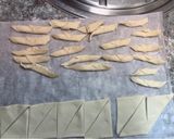 Foto del paso 2 de la receta: Mini croissants de hojaldre en airfryer