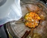 Foto langkah ke 2 dari resep Jamu kunyit asam tradisional.