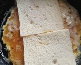 A picture of step 3 of Bread Omelette.