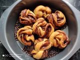 চকোলেট সিনামন রোল (chocolate cinnamon roll recipe in bengali)
