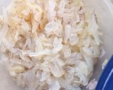 Hình bước làm 2 của món Nộm sứa bất bại