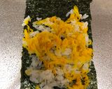 A picture of step 4 of Chrysanthemums Sushi.