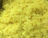Hình bước làm 2 của món Xôi nghệ -Gà hấp sả lá chanh