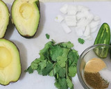 Foto del paso 8 de la receta: Pollo en salsa de Aguacate