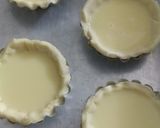 Foto langkah ke 4 dari resep (658) Portuguese Egg Tart.