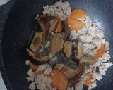 รูปขั้นตอนการทำที่ 4 ของ หน่อไม้ฝรั่งผัดหมูสับ