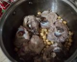 صورة لخطوة 3 من وصفة شخشوخة الظفر باللحم الغنمي 😋🥘