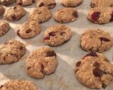 Áfonyás-kókuszos zabpelyhes keksz tojás- és tejmentesen recept fázis 3 fotója