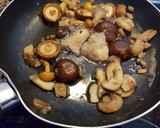 Foto del paso 1 de la receta: Solomillos de pollo con setas y salsa de setas