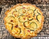 Foto del paso 8 de la receta: Pastel salado de hojaldre con calabacín, requesón y salami