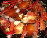Foto langkah ke 3 dari resep Pindang Sambal Tomat Uennak.