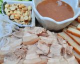 A picture of step 2 of Bún mắm nêm.