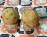 A picture of step 3 of Stuffed Potato bombs.
