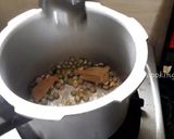 A picture of step 2 of Coconut milk with peas pulav.