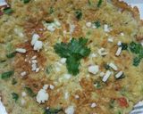A picture of step 2 of Noodles omelet.