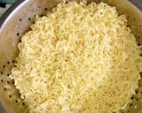 Foto langkah ke 2 dari resep Mie goreng enak sederhana 🍝🍝.