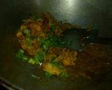 A picture of step 4 of Stuffed tomato with white gravy.