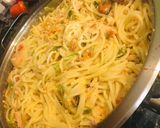 Tejszínes, tenger gyümölcseis spagetti recept fázis 4 fotója