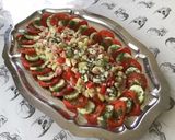Une image de l'étape 11 de Salade de tomates et concombres au jambon et roquefort.