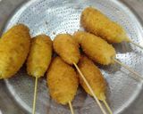 Foto langkah ke 3 dari resep Corndog sosis.