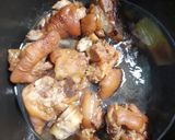 Hình bước làm 2 của món Chân giò kho tàu